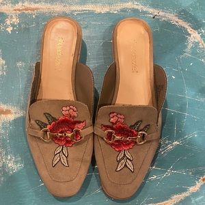 Shoe dazzle mules
